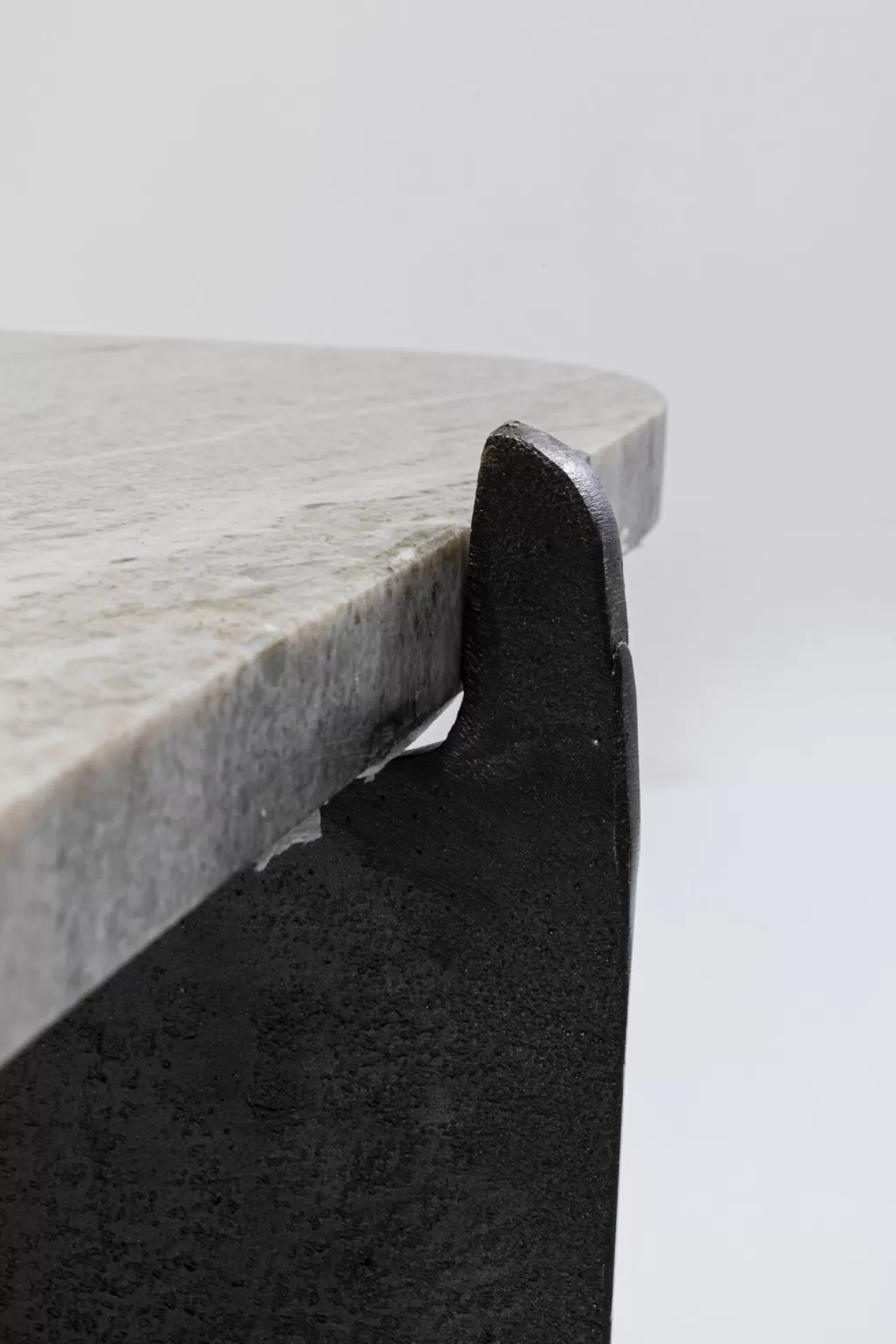 Sohvapöydät>KARE Design Montagna Sohvapöytä Marmoria Ja Metallia 142x70cm