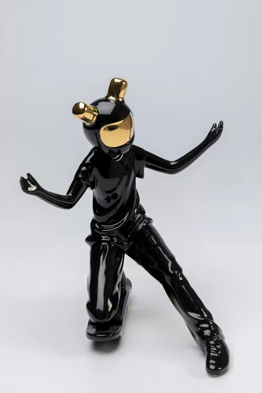 Koriste-Esineet>KARE Design Skating Astronaut - Skeittaava Astronautti, Musta 21cm